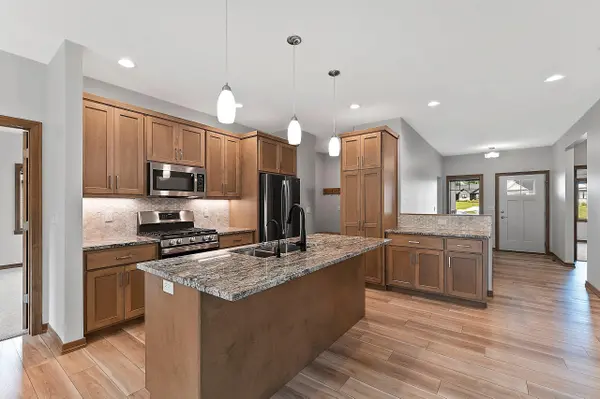 2685 CHAMBERS XING, Green Bay, WI 54313-8833