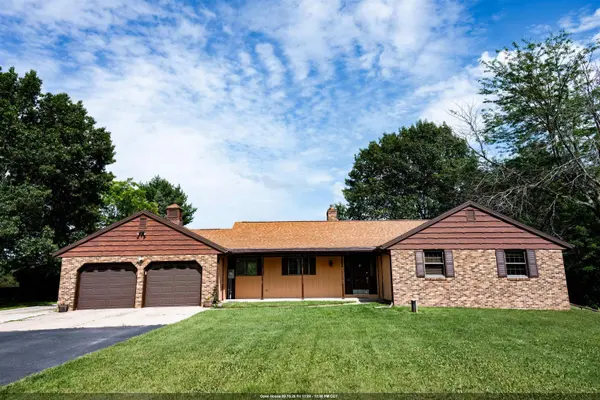 N5640 FAIRWAY DR, New London, WI 54961