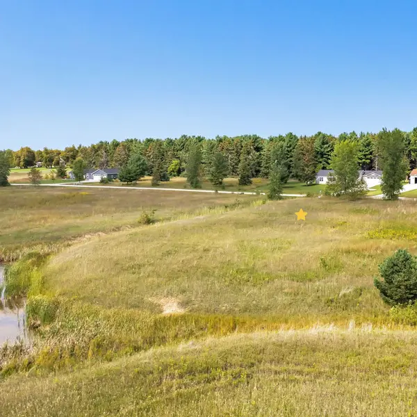 N SUMMERSET CIR #5, Sturgeon Bay, WI 54235
