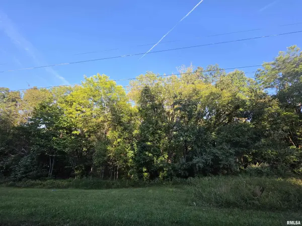 000 Dwina RD, Marion, IL 62959