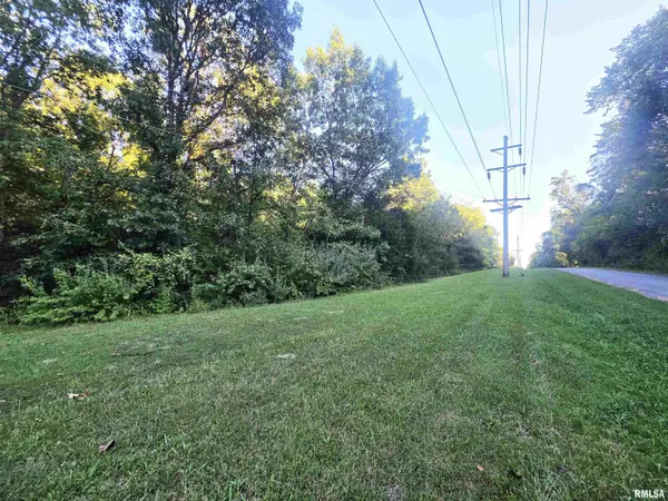 000 Dwina RD, Marion, IL 62959