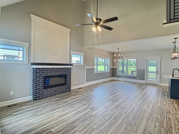 213 Harvest Moon Dr, Clarksville, TN 37043