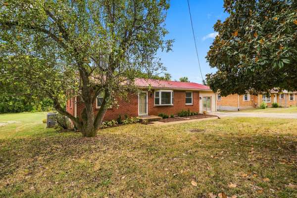 2206 Courtney Ave, Nashville, TN 37218