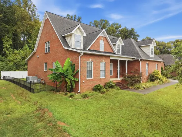 1359 Buckingham Pl, Cookeville, TN 38501