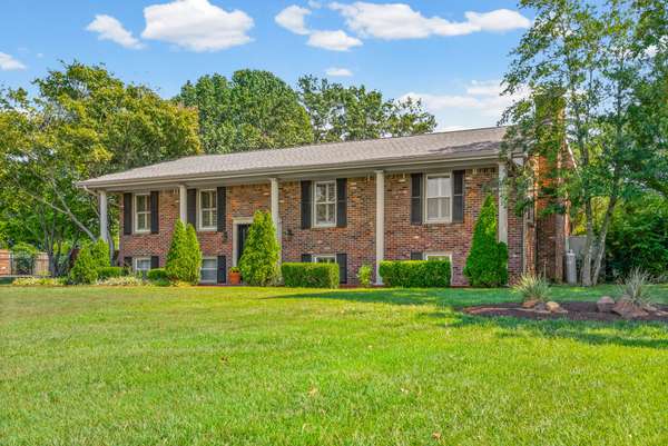 5902 Lafayette Rd, Hopkinsville, KY 42240