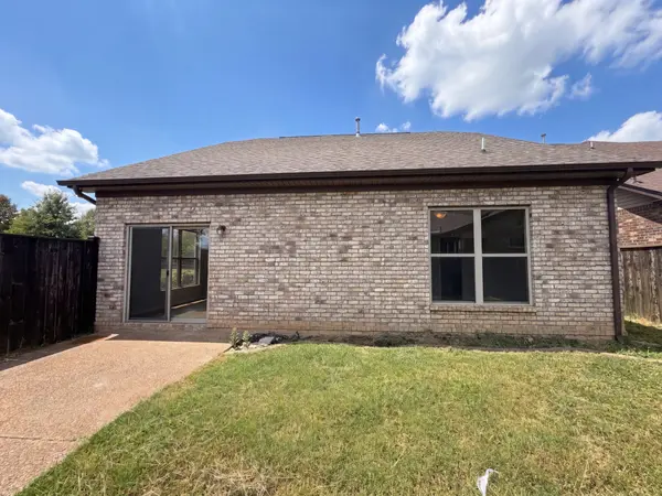 100 Trenton Ln, Hendersonville, TN 37075