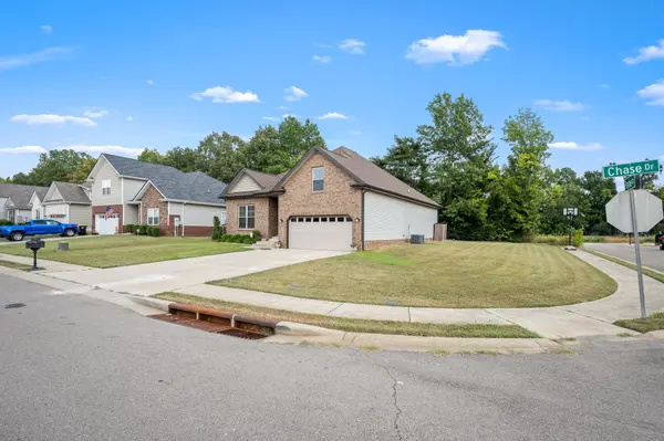329 Chase Dr, Clarksville, TN 37043
