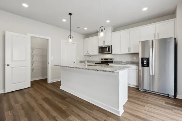 1762 Flora Grv, Hermitage, TN 37076