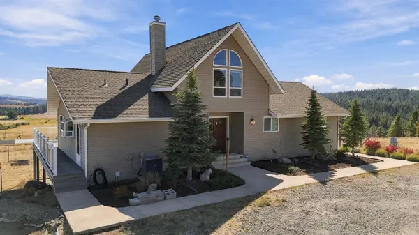 27511 N Scotts Hill Ln, Chattaroy, WA 99003