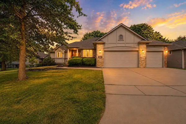 121 S Lakeside Dr.,  Andover,  KS 67002