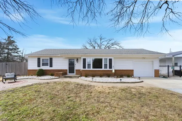421 Epp St,  Andover,  KS 67002