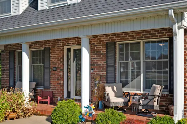 1611 Lakewood DR, Bolivar, MO 65613