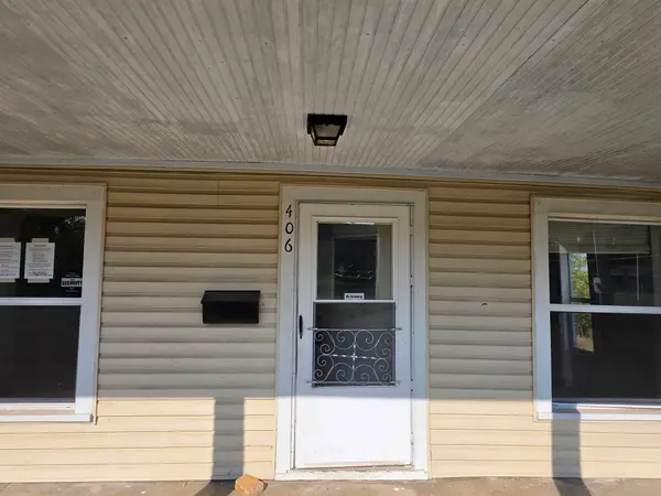 406 N Garfield ST, Willow Springs, MO 65793