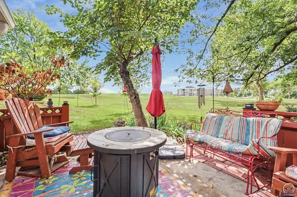 4009 Vintage Ct, Lawrence, KS 66047-3400