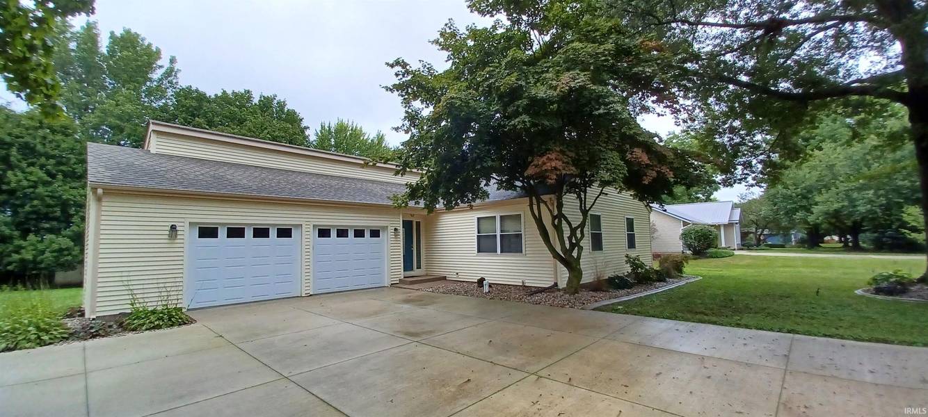 19911 Meadow Ridge DR, Goshen, IN 46526