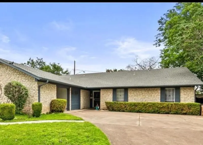 2712 Thrushwood DR #A, Austin, TX 78757