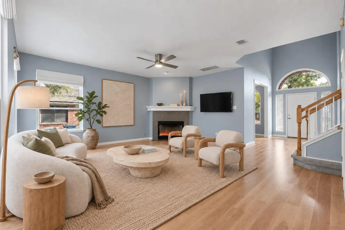 5606 Kayview DR, Austin, TX 78749