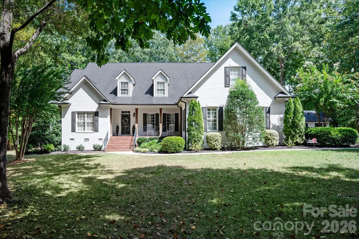 611 Pacer LN, Waxhaw, NC 28173