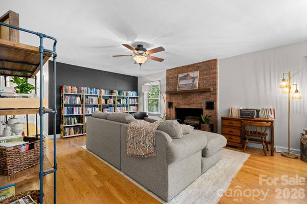 2729 Sandy Ford RD, Newton, NC 28658
