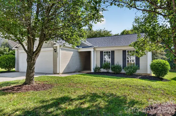 9041 Foggy Meadow DR, Charlotte, NC 28269
