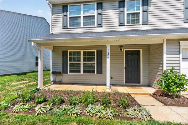 1200 Catawba RUN, Lowell, NC 28098
