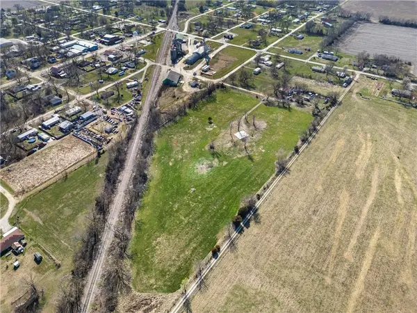 309 N 5th ST, Walker, MO 64790