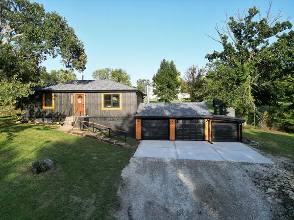 2917 stark AVE, Kansas City, MO 64129