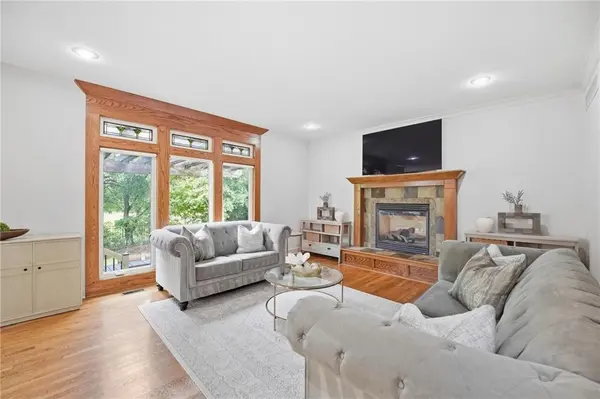 4922 W 155 TER, Overland Park, KS 66224
