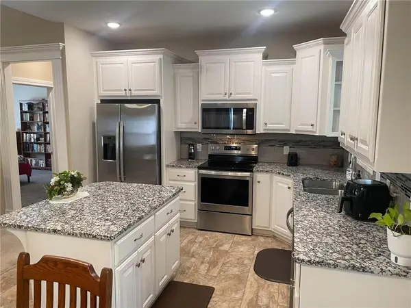 5205 University AVE, St Joseph, MO 64503