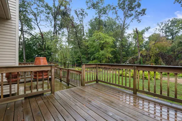 2208 Woodland CT, Elkhart, IN 46514