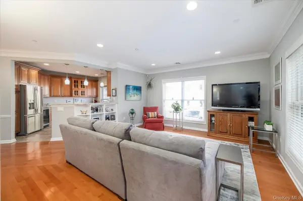 77 Maple AVE #100, Rockville Centre, NY 11570