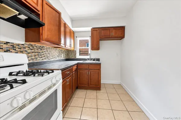 433 Howe AVE #A, Bronx, NY 10473