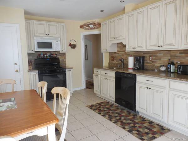 149 Rule ST, Franklin Square, NY 11010
