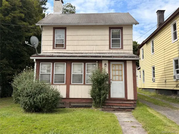 7 Harding ST, Middletown, NY 10940