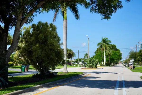 1829 CORNWALLIS Pkwy, Cape Coral, FL 33904