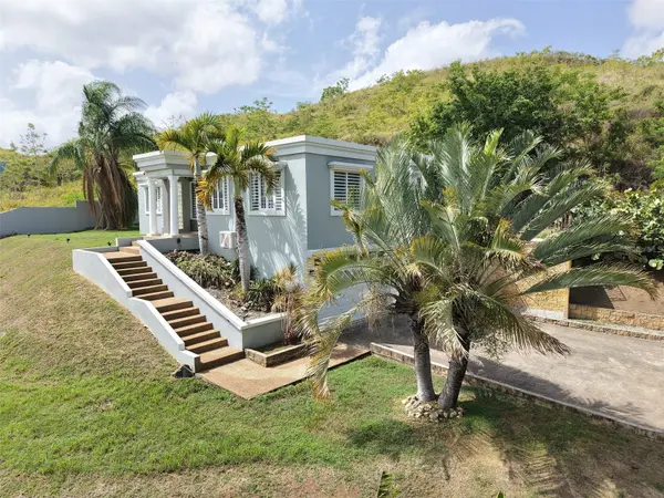 98 CALLE DIXÓN MATOS URB. EL MIRADOR, Coamo, PR 00769