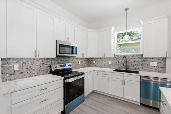 1320 10TH AVE S, St Petersburg, FL 33705