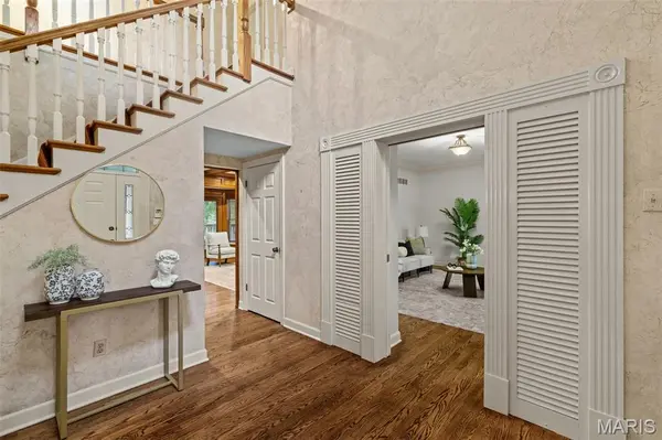 13314 Tree Top View CT, St Louis, MO 63141