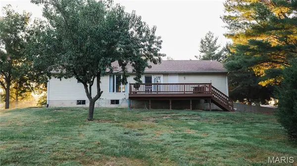 30 Hickory ST, Nashville, IL 62263