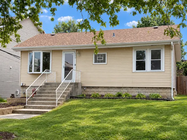 110 E 56th ST, Westmont, IL 60559
