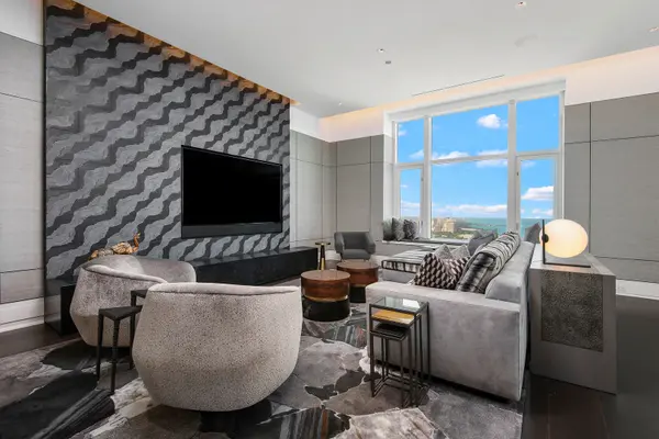 132 E Delaware PL #6206, Chicago, IL 60611