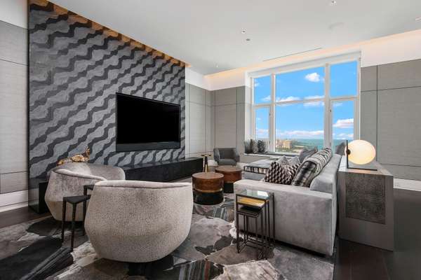132 E Delaware PL #6206, Chicago, IL 60611
