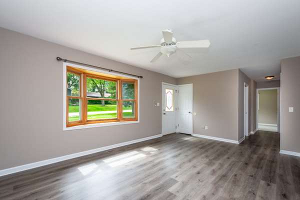 2312 Briar LN, Lindenhurst, IL 60046