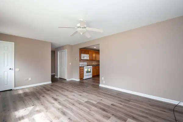 2312 Briar LN, Lindenhurst, IL 60046