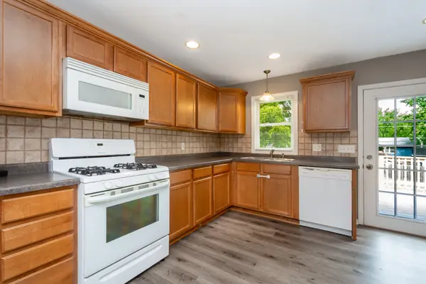 2312 Briar LN, Lindenhurst, IL 60046