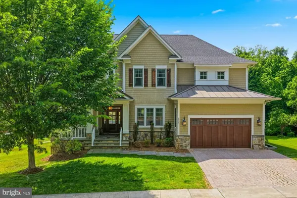 6537 35th RD N, Arlington, VA 22213
