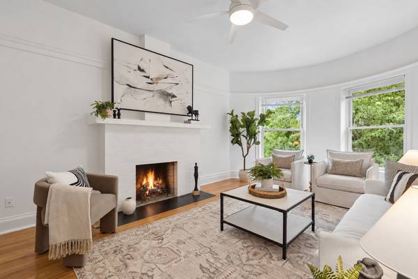 823 W Belle Plaine AVE #3, Chicago, IL 60613