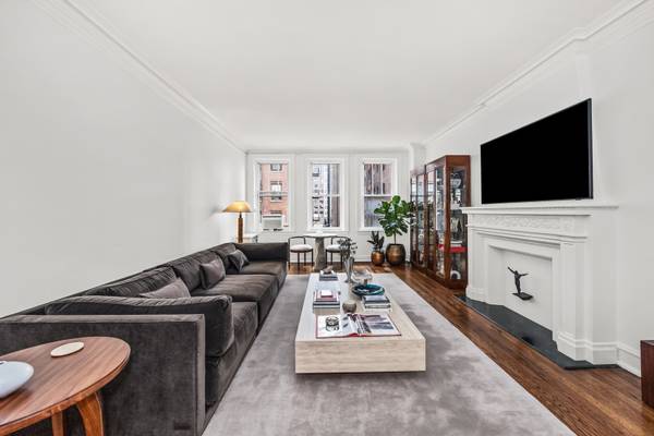 3300 N Lake Shore DR #8D, Chicago, IL 60657