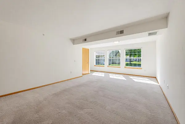 1085 Dale ST SW #115, Hutchinson, MN 55350