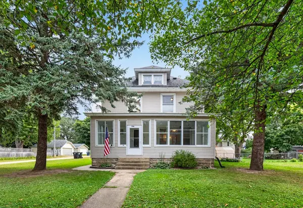 706 N Broadway AVE, Le Roy, MN 55951